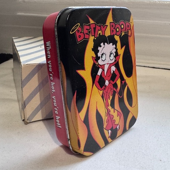 ✨HOST PICK✨ Vintage 2003 Betty Boop Tin Box with Flame Design - Picture 11 of 16
